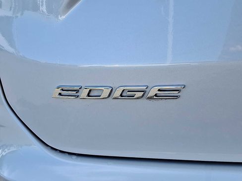 Used 2019 Ford Edge Titanium w/ Equipment Group 301A image 34
