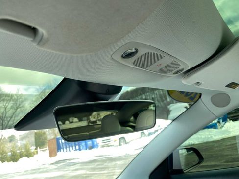 Used 2021 Tesla Model 3 Standard Range Plus image 37