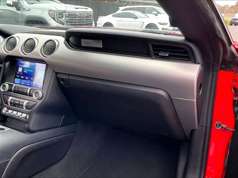 Used 2022 Ford Mustang Premium image 18