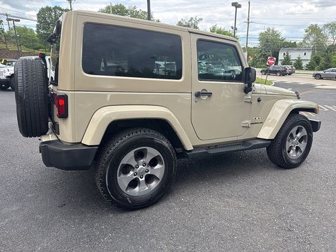 Used 2017 Jeep Wrangler Sahara w/ Trailer Tow Group AWD/4WD image 4