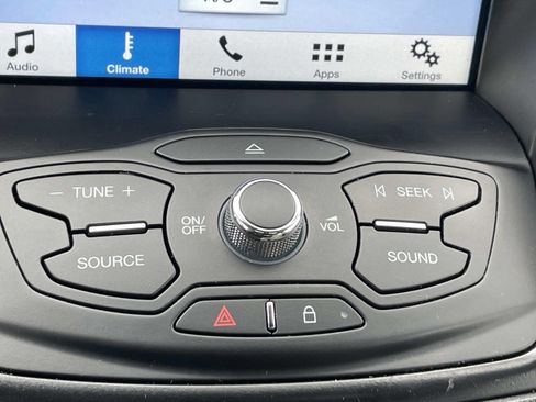 Used 2016 Ford Escape SE w/ SE Leather Comfort Package image 28