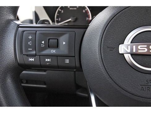 Used 2023 Nissan Rogue SV FWD image 18