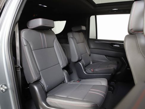 New 2026 Chevrolet Suburban RST w/ RST Capability Package image 11