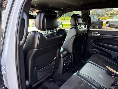 Used 2019 Jeep Grand Cherokee Altitude AWD/4WD image 9