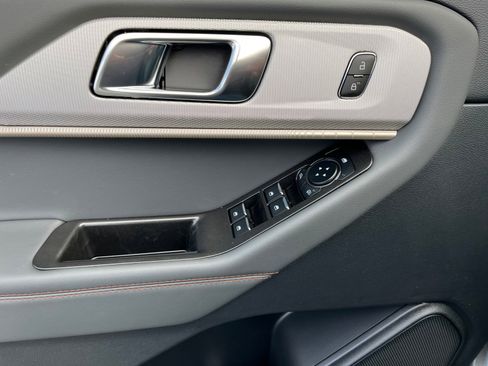 New 2026 Ford Explorer Active w/ Active Comfort Package image 14