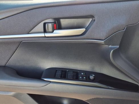 Used 2025 Toyota Camry LE image 16