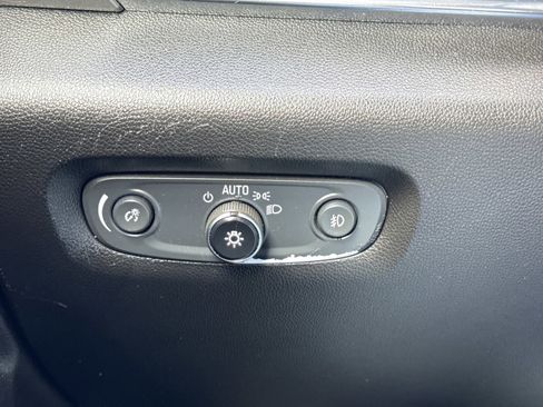 Used 2019 Chevrolet Traverse LT image 19