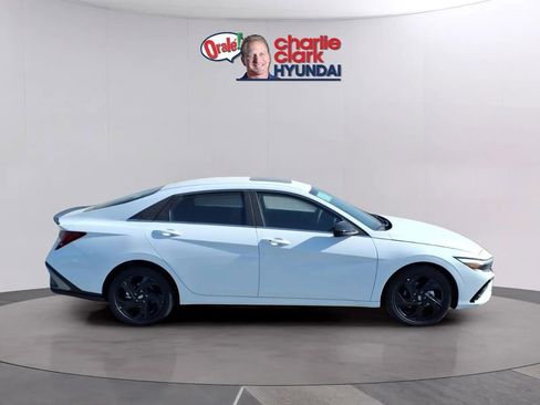 New 2026 Hyundai Elantra SEL Sport image 6