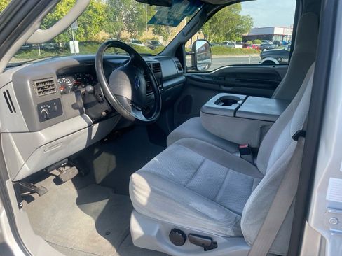Used 2004 Ford F350 XLT image 11