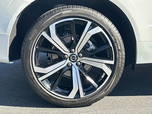 Certified 2023 Volvo XC60 B5 Ultimate image 27