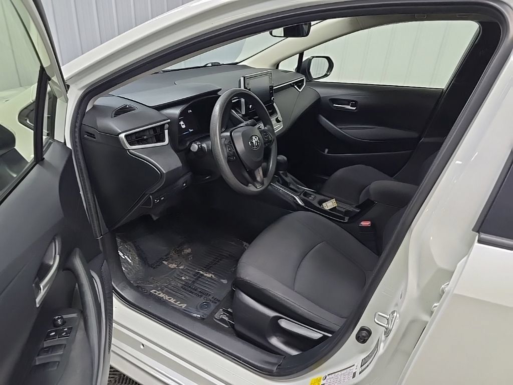 Used 2020 Toyota Corolla LE FWD image 28