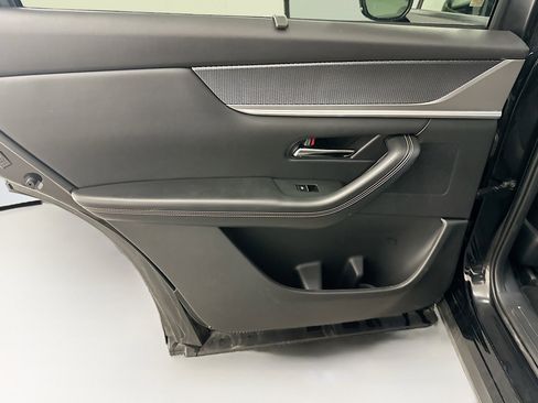 Used 2025 MAZDA CX-90 3.3 Turbo w/ Preferred Package AWD/4WD image 28
