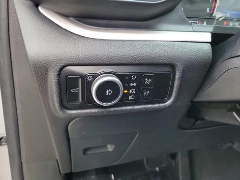 Used 2023 Ford Explorer XLT w/ Equipment Group 202A RWD image 19