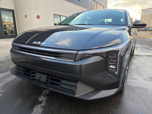 New 2025 Kia K4 LXS image 13