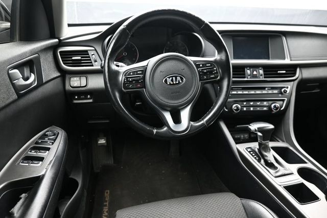 Used 2018 Kia Optima S FWD image 16