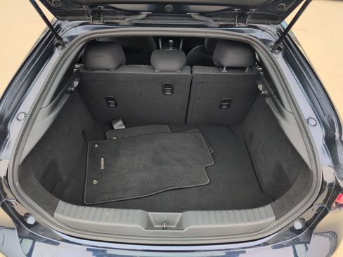 Used 2022 MAZDA MAZDA3 s image 31