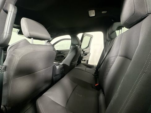 Used 2025 Toyota Tacoma SR5 AWD/4WD image 13