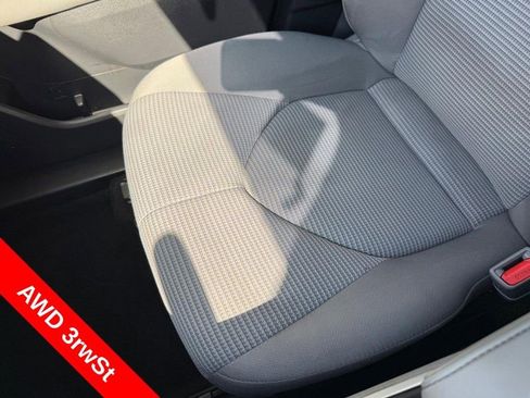 Used 2022 Toyota Highlander LE AWD/4WD image 28