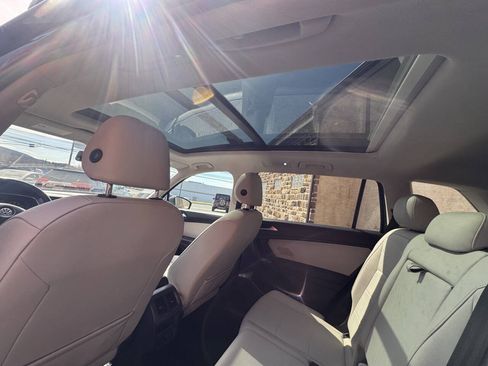 Used 2019 Volkswagen Tiguan SEL AWD/4WD image 19