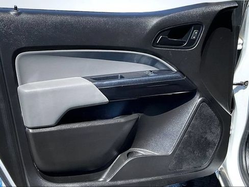 Used 2021 Chevrolet Colorado W/T RWD image 18