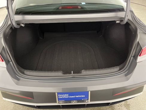 Certified 2025 Hyundai Elantra SEL image 10