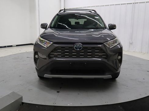 Used 2020 Toyota RAV4 Limited image 11