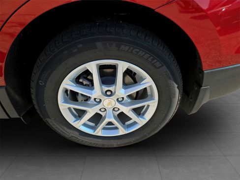 Used 2024 Chevrolet Equinox LT w/ LPO, Floor Liner Package FWD image 32