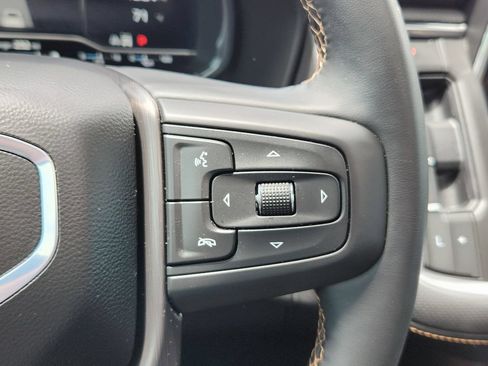 Used 2024 GMC Yukon AT4 w/ Technology Package AWD/4WD image 16
