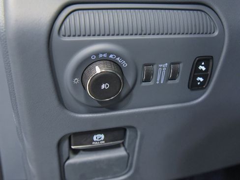 Used 2022 Jeep Grand Wagoneer Series II w/ Convenience Group III image 18