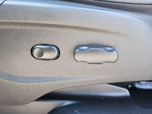 Used 2019 Chevrolet Trax LT w/ LT Convenience Package FWD image 13