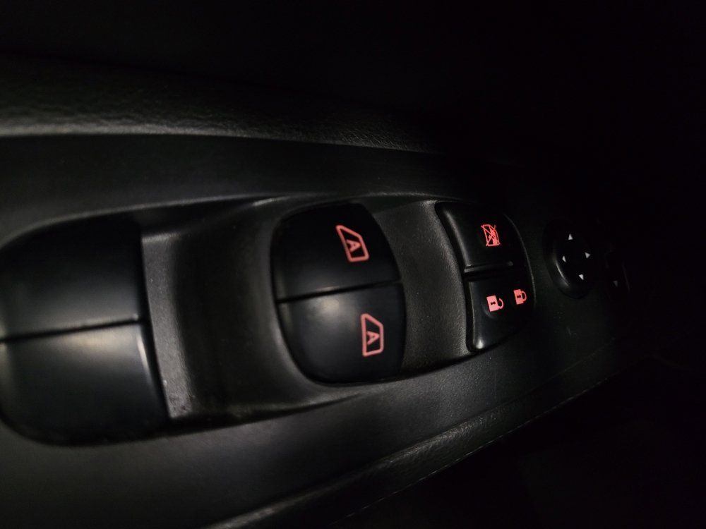 Used 2018 Nissan Pathfinder SV FWD image 27