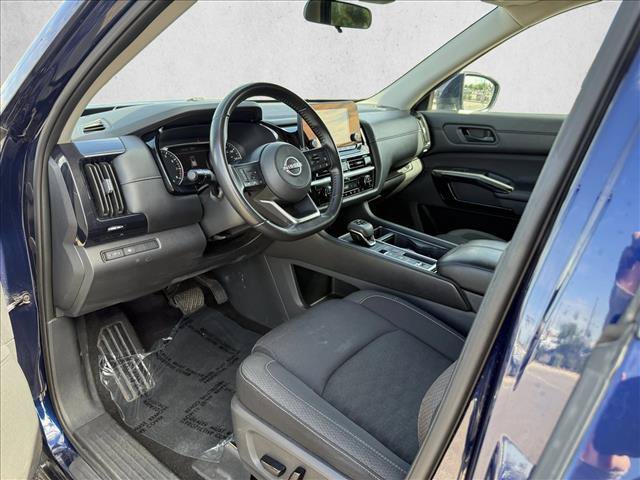 Used 2024 Nissan Pathfinder SV FWD image 10