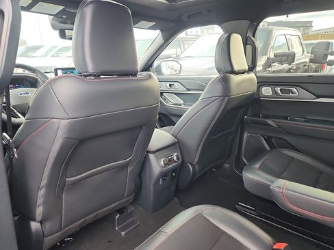 Used 2025 Ford Explorer ST image 25