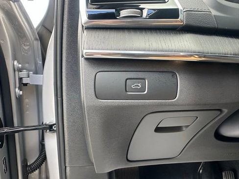 Used 2025 Volvo XC90 B6 Ultra w/ Protection Package image 15