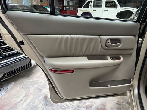 Used 2005 Buick Century Custom FWD image 22