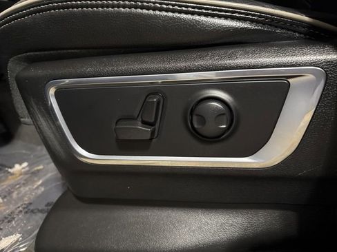 Used 2024 RAM 1500 Laramie image 4