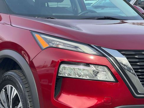 Used 2023 Nissan Rogue SV image 7