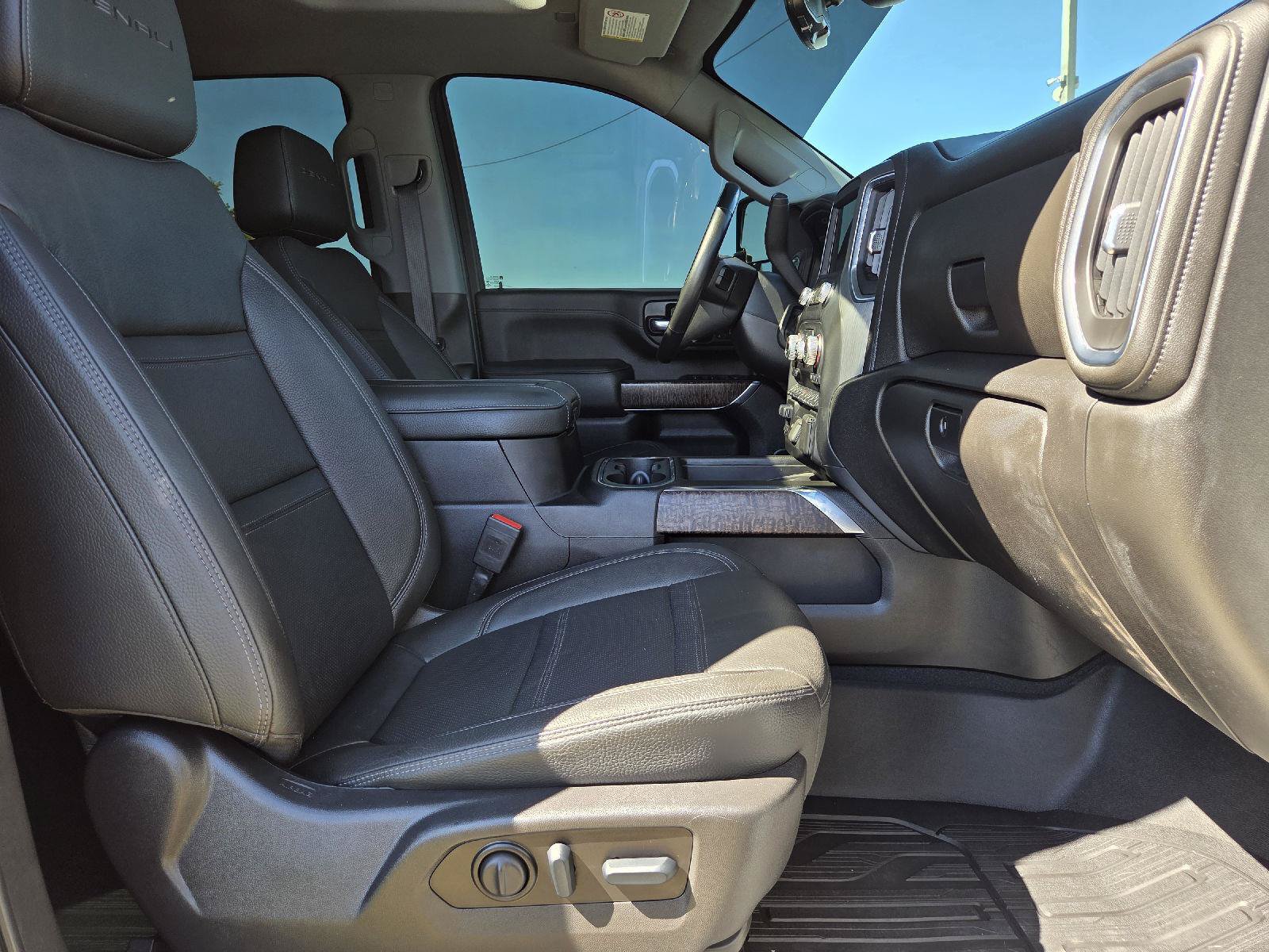 Used 2022 GMC Sierra 2500 Denali w/ Denali Ultimate Package AWD/4WD image 42