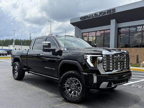 Used 2025 GMC Sierra 2500 Denali w/ Denali Reserve Package AWD/4WD image 1