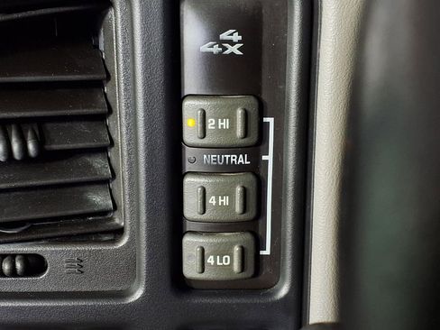 Used 2001 Chevrolet Silverado 3500 LT w/ Off-Road Skid Plate Pkg image 17