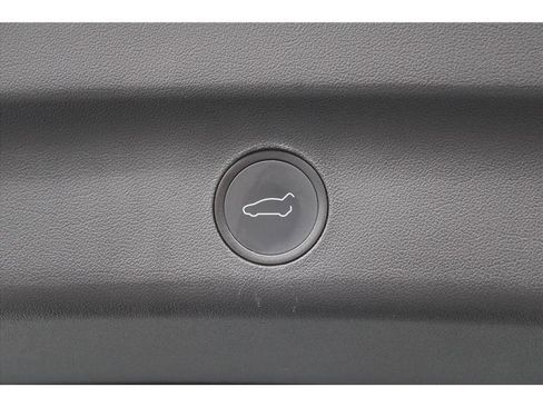 Used 2021 Tesla Model Y Long Range AWD/4WD image 13
