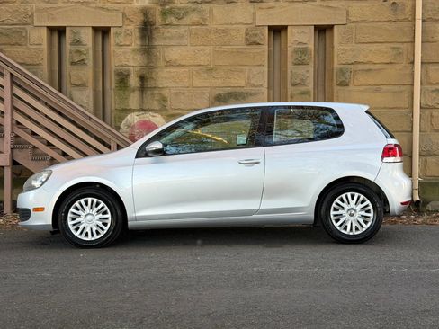 Used 2012 Volkswagen Golf 2-Door FWD image 29
