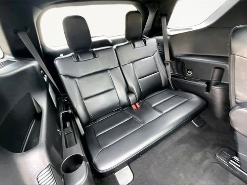 Used 2020 Ford Explorer XLT w/ Equipment Group 202A image 28