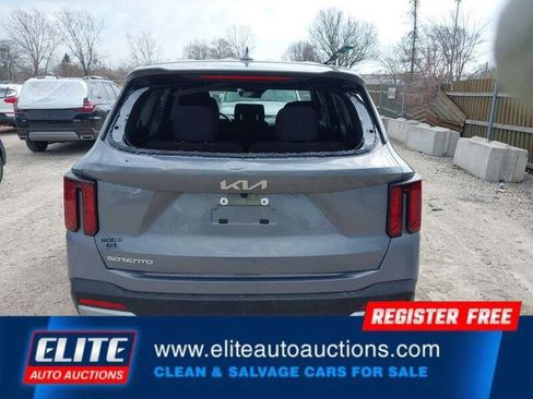 Used 2025 Kia Sorento LX FWD image 31