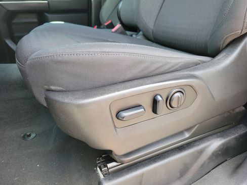 Used 2023 Chevrolet Silverado 2500 Custom w/ Custom Value Package AWD/4WD image 4