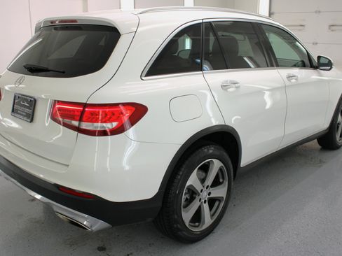 Used 2017 Mercedes-Benz GLC 300 w/ Premium 1 Package image 10