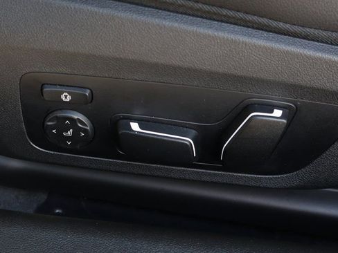 Used 2025 BMW M2 w/ Lighting Package image 17