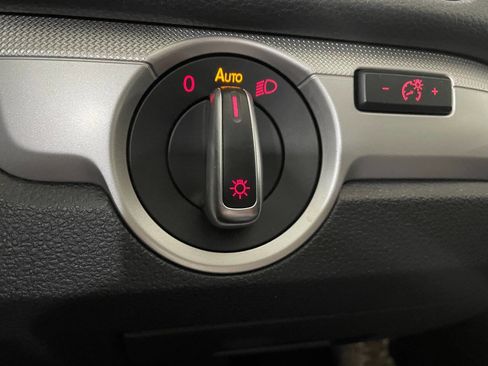 Used 2019 Volkswagen Passat 2.0T Wolfsburg w/ Wheels & Sunroof Package image 40