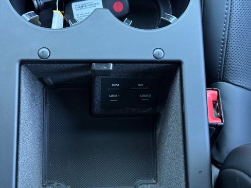 Used 2023 Porsche Macan image 34