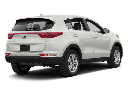 Used 2017 Kia Sportage LX image 2